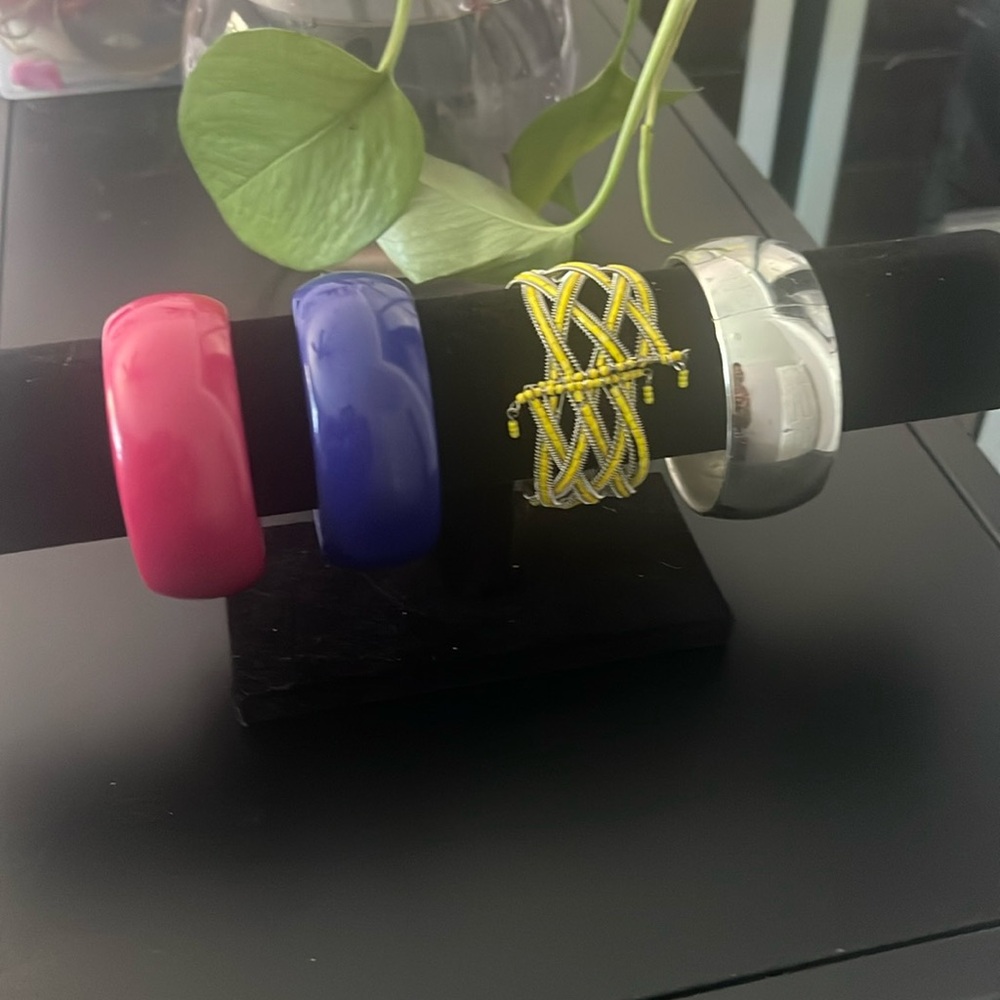 4 vintage bracelets 💕😎